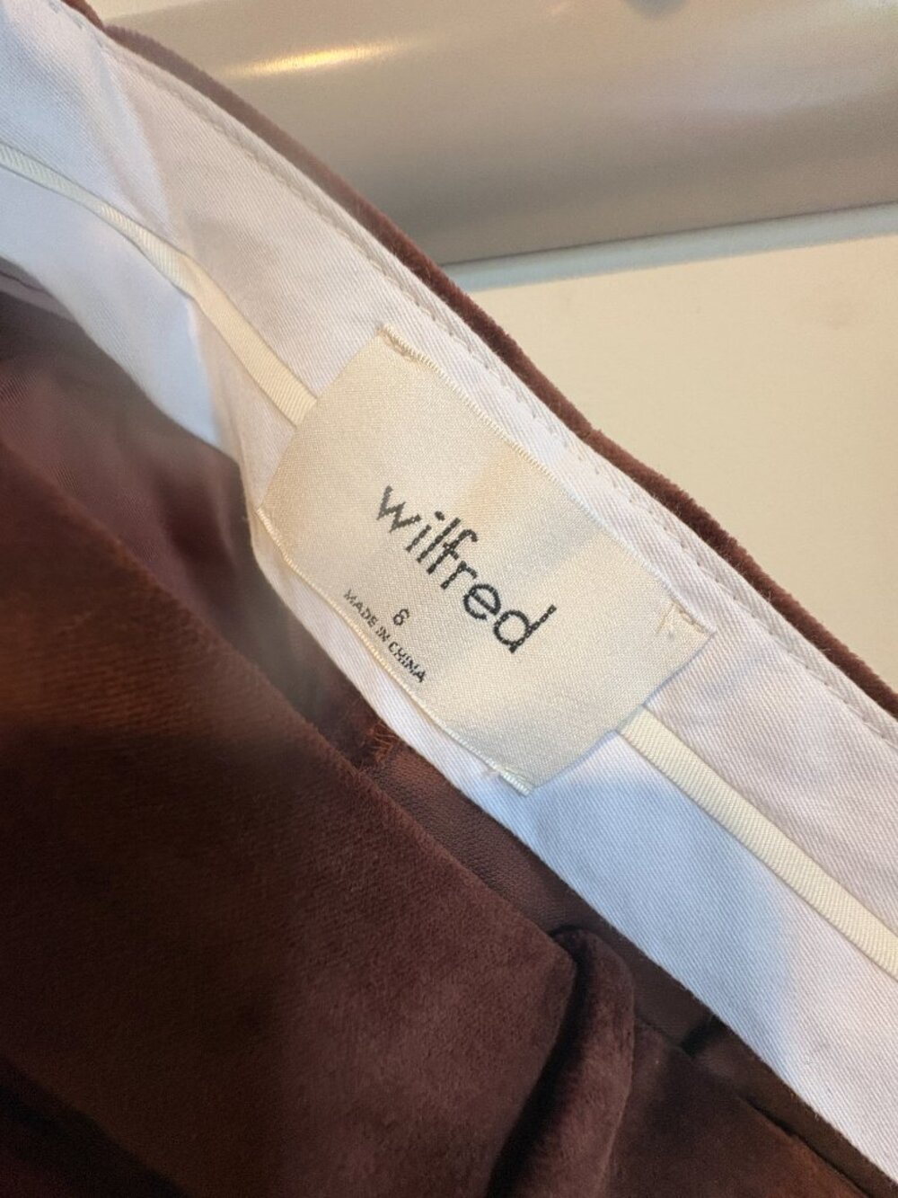 Wilfred by Aritzia velvet high rise pants - Picture 3 of 12